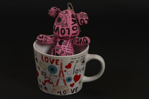 CANECA COM CHAVEIRO EM PATCHWORK